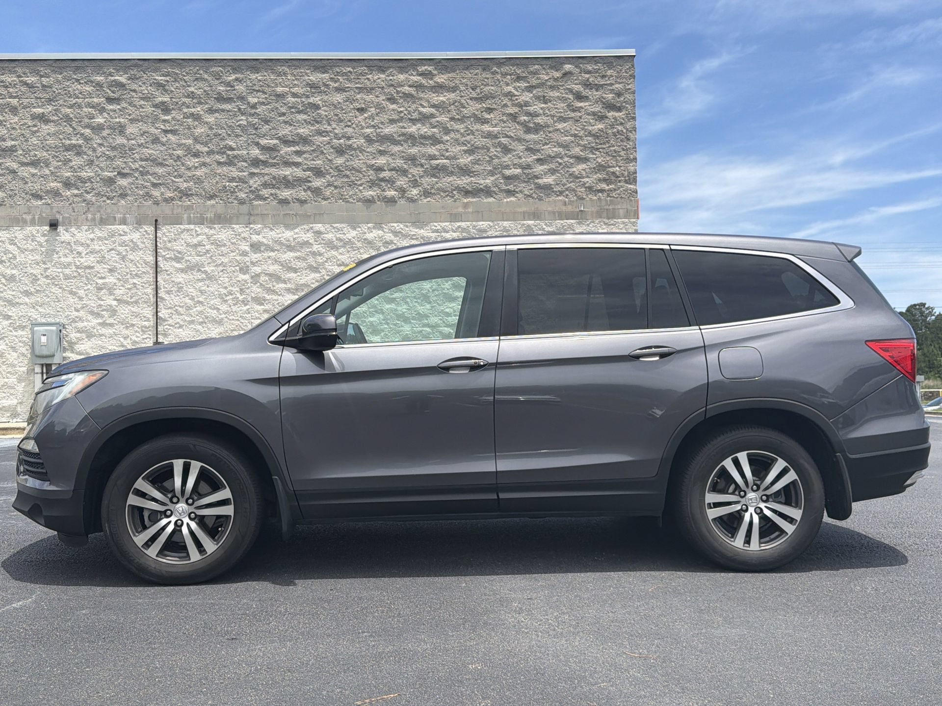 Used 2016 Honda Pilot EX-L image 2