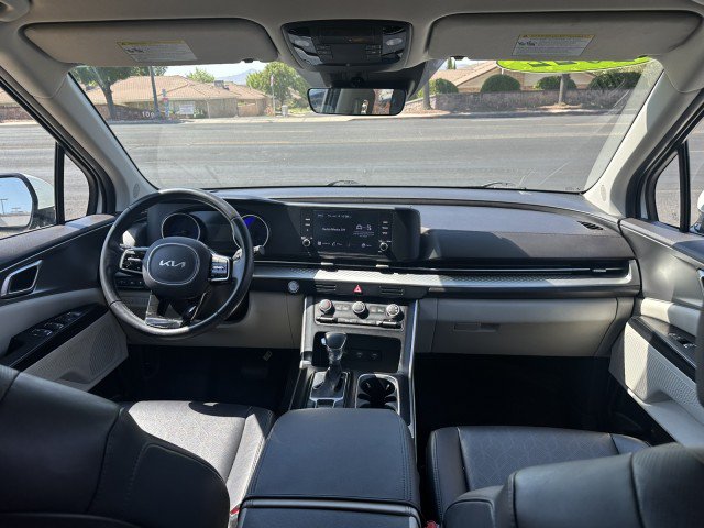 Used 2022 Kia Carnival LX FWD image 21