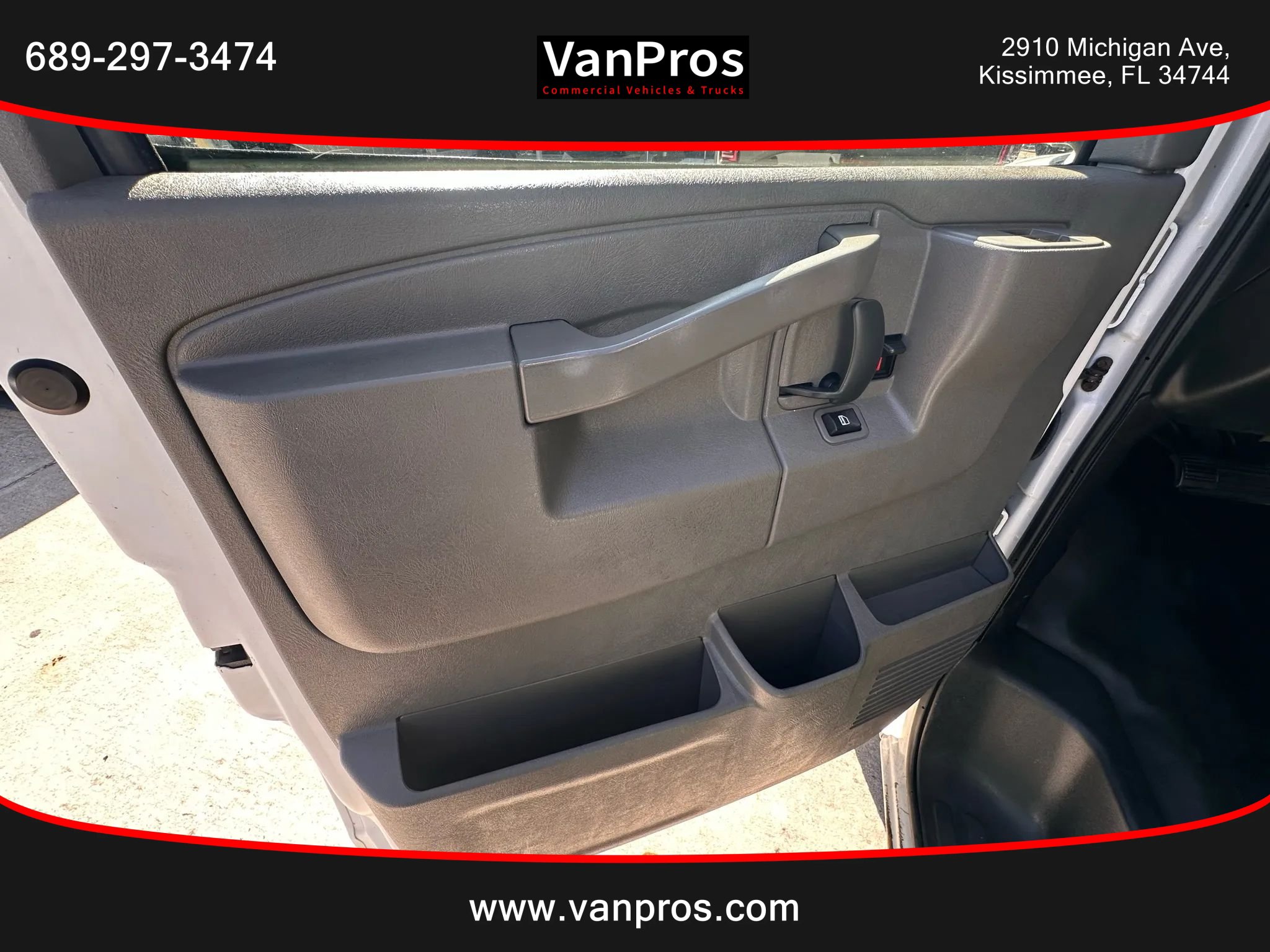 Used 2017 Chevrolet Express 2500 RWD image 8