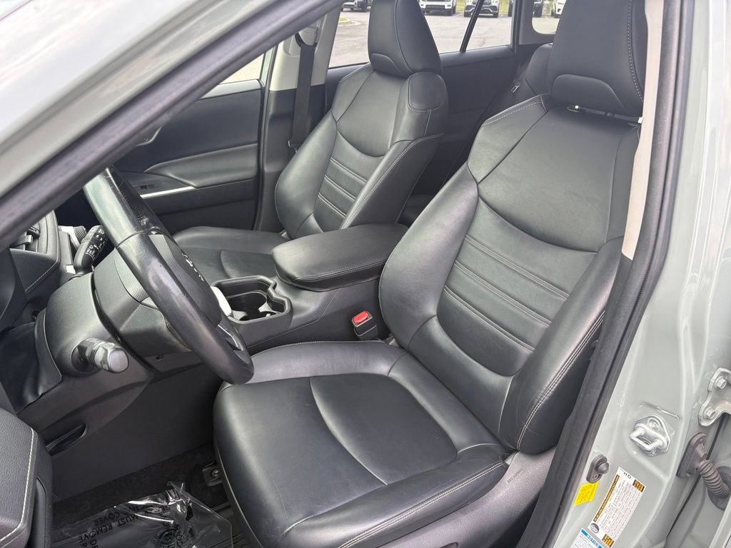 Used 2019 Toyota RAV4 XLE Premium AWD/4WD image 11