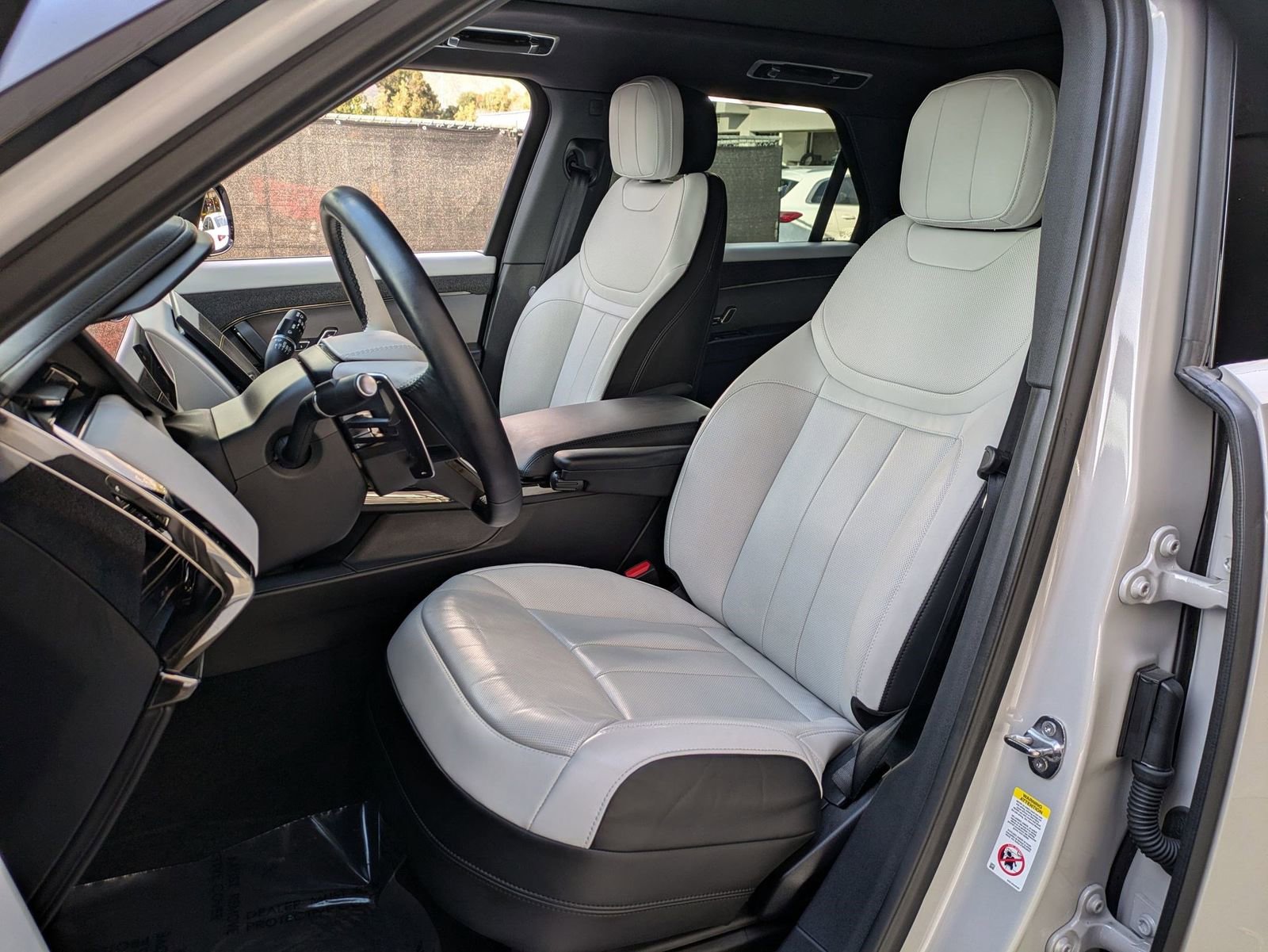 Used 2025 Land Rover Range Rover Sport Dynamic SE image 30