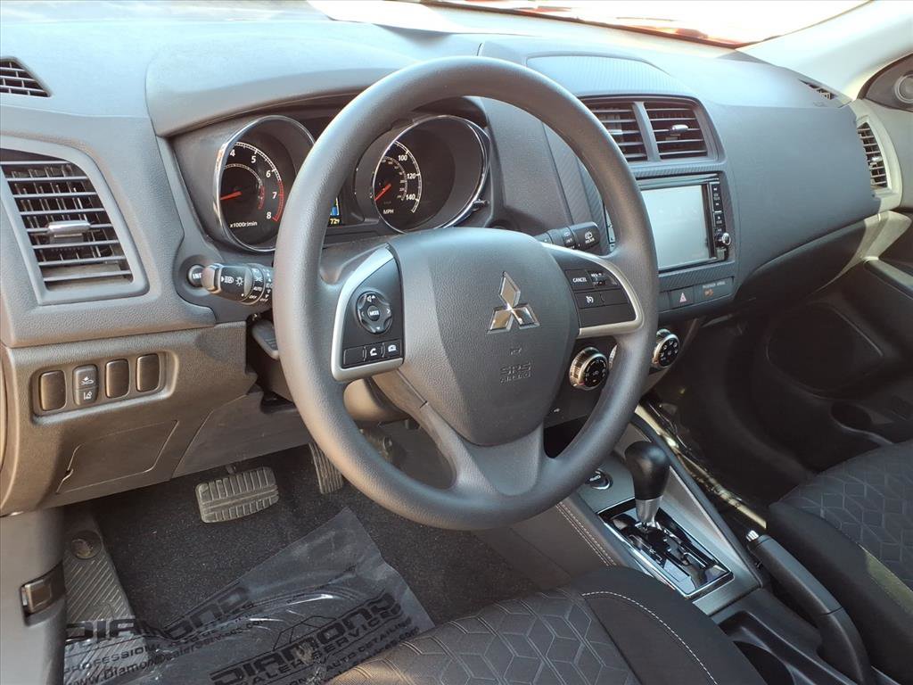 Used 2025 Mitsubishi Outlander Sport AWD image 11