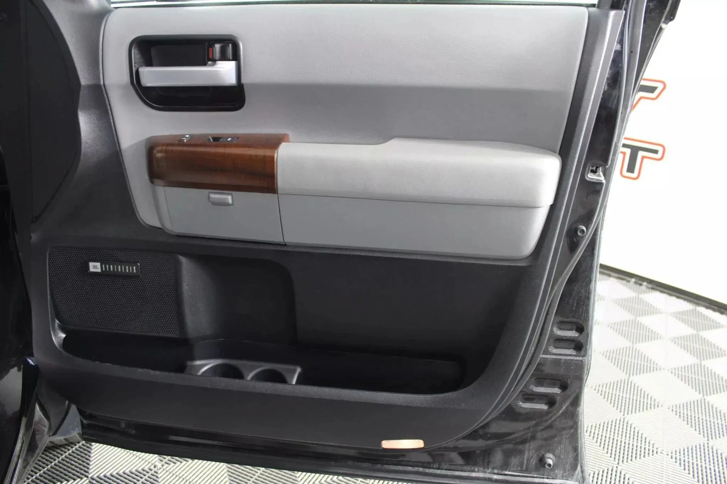 Used 2016 Toyota Sequoia Platinum AWD/4WD image 52