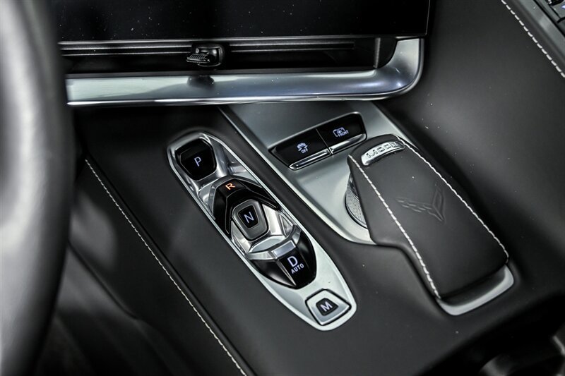 Used 2022 Chevrolet Corvette Stingray Premium Conv w/ Z51 Performance Package RWD image 31