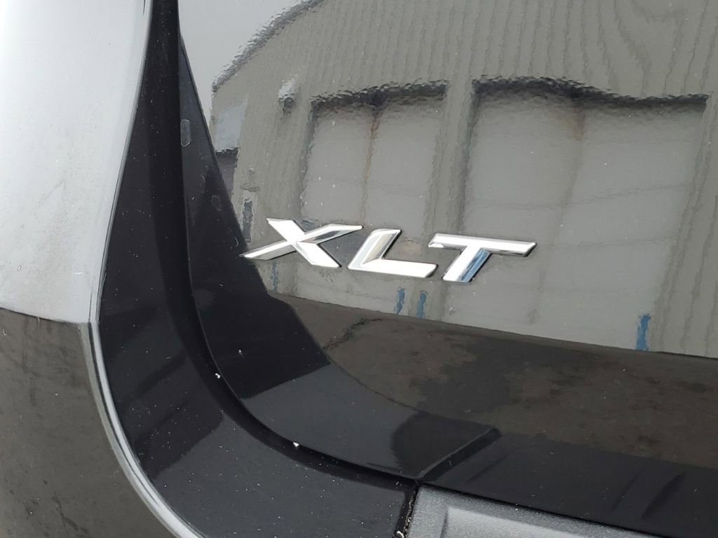 Used 2020 Ford Explorer XLT w/ Comfort Package image 7