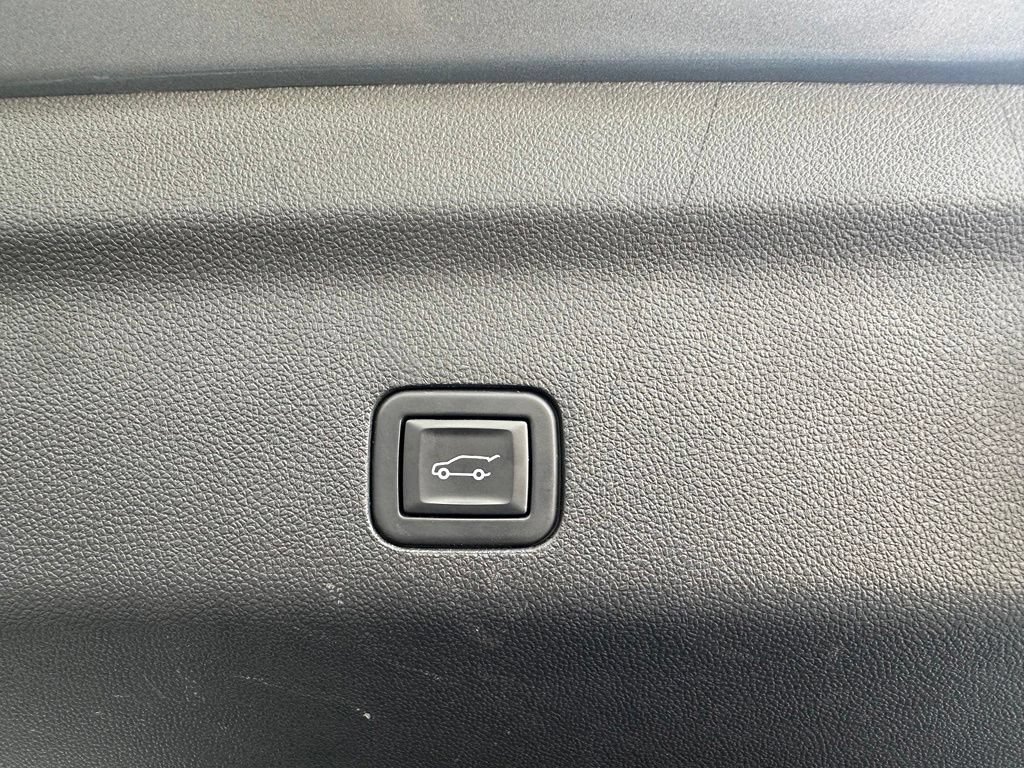 Used 2023 Chevrolet Tahoe High Country AWD/4WD image 36