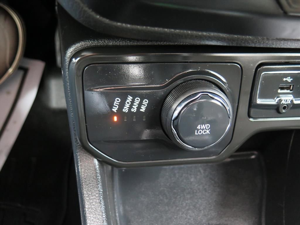 Used 2018 Jeep Renegade Altitude w/ UConnect 8.4 Nav Group image 11