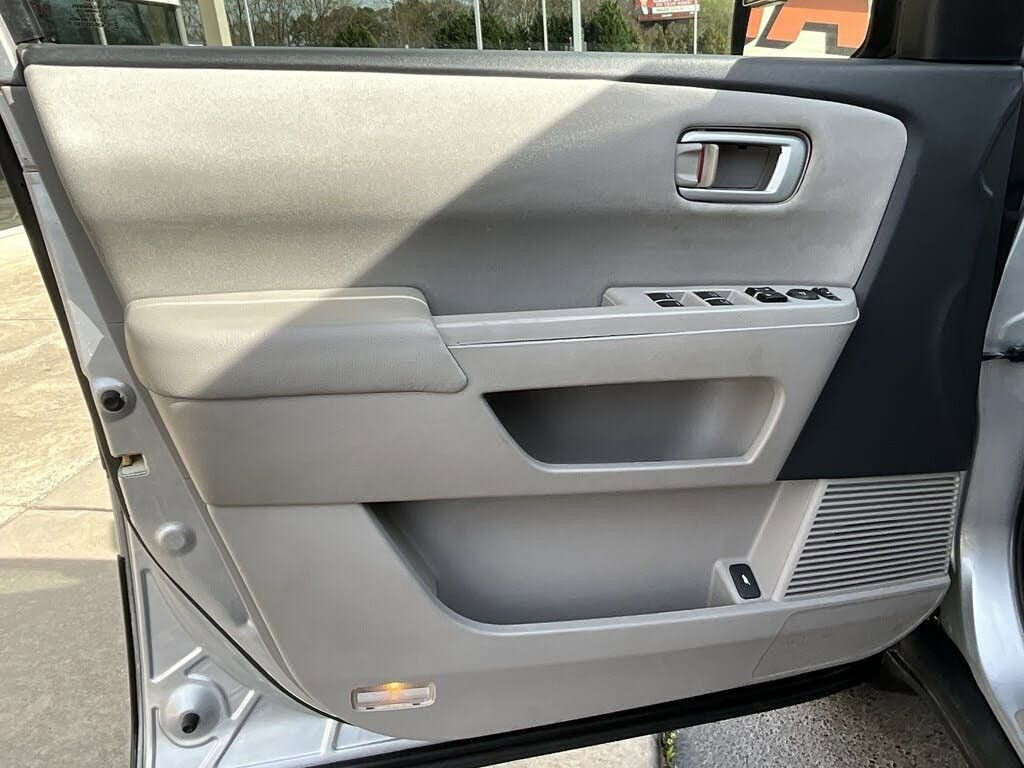 Used 2011 Honda Pilot EX image 12