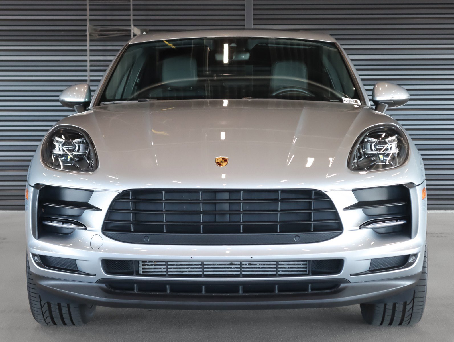 Certified 2019 Porsche Macan image 8