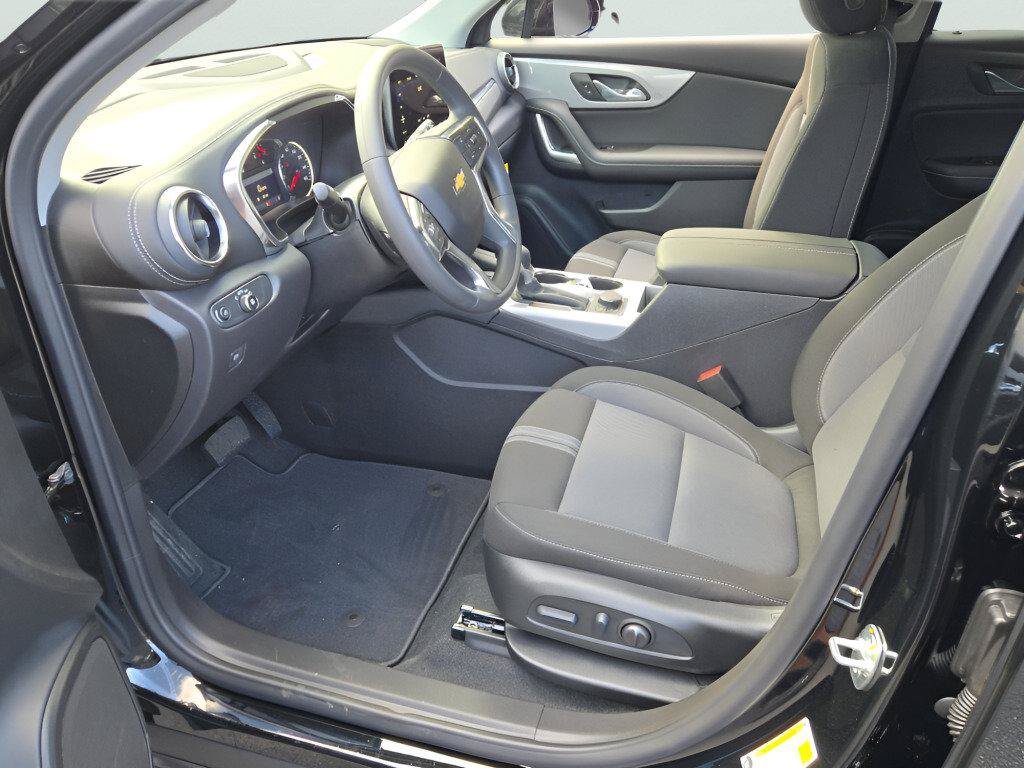 New 2026 Chevrolet Blazer LT w/ Convenience Package FWD image 27