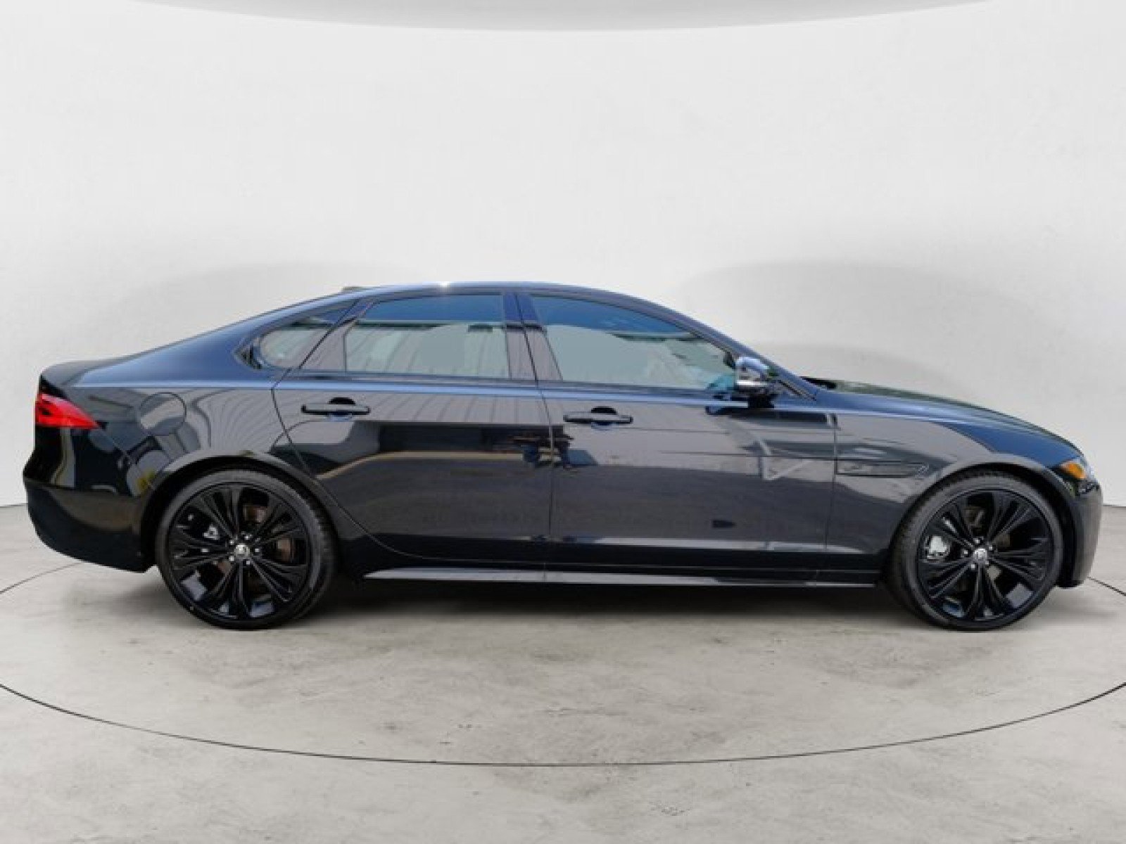 New 2024 Jaguar XF R-Dynamic SE image 6