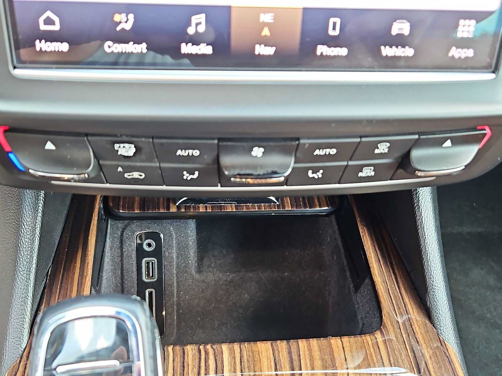 Used 2022 Maserati Levante GT AWD/4WD image 29