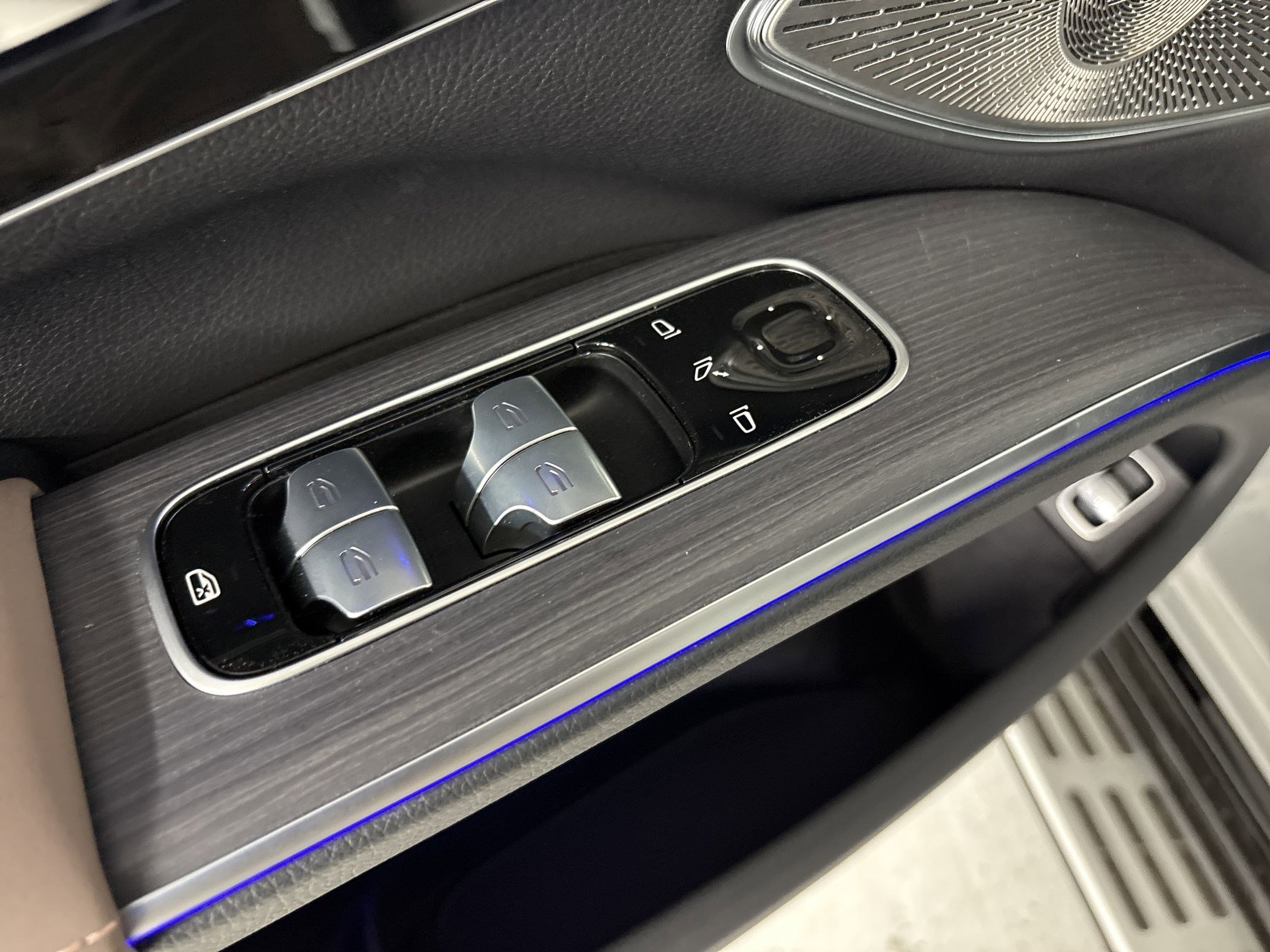 New 2026 Mercedes-Benz EQS 550 4MATIC SUV image 13