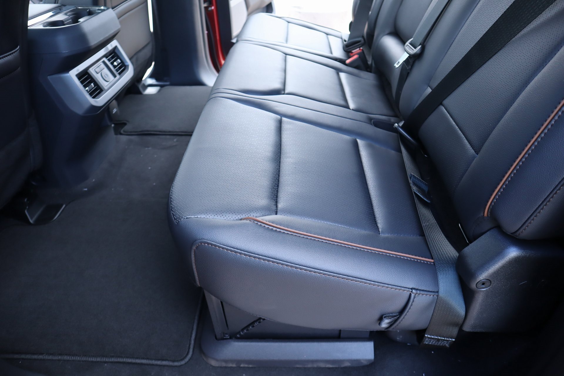 New 2026 Ford F250 Lariat w/ Black Appearance Package image 14