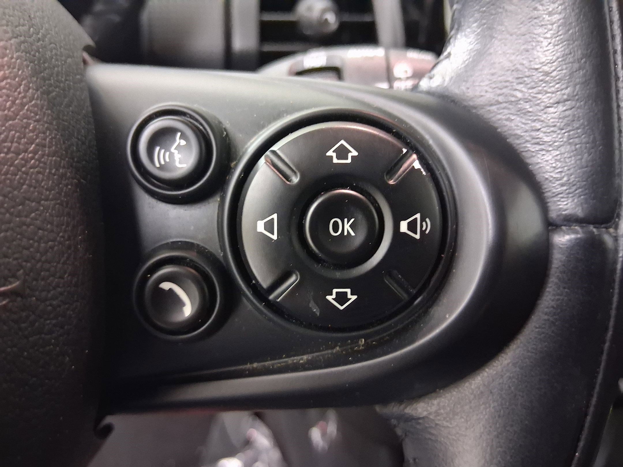 Certified 2015 MINI Cooper 2-Door Hardtop image 23