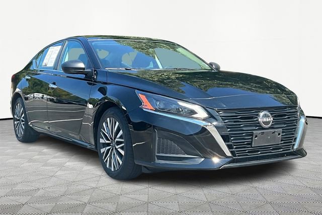 Used 2024 Nissan Altima 2.5 SV