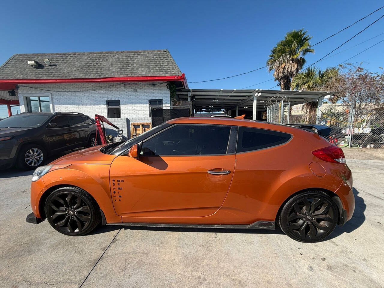 Used 2015 Hyundai Veloster RE:FLEX Edition FWD image 3