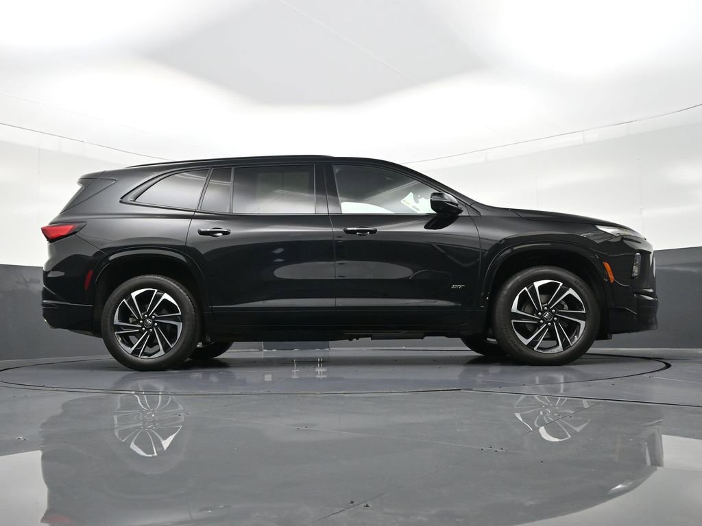 Used 2025 Buick Enclave Sport Touring w/ Power Package image 31