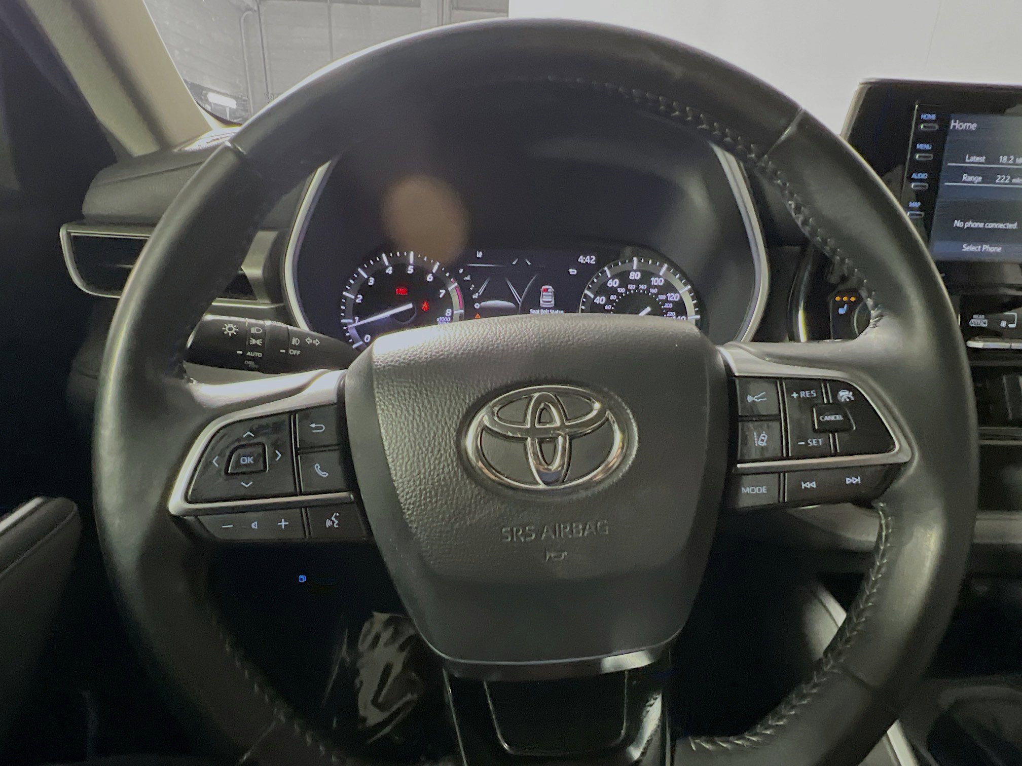 Used 2021 Toyota Highlander XLE image 18