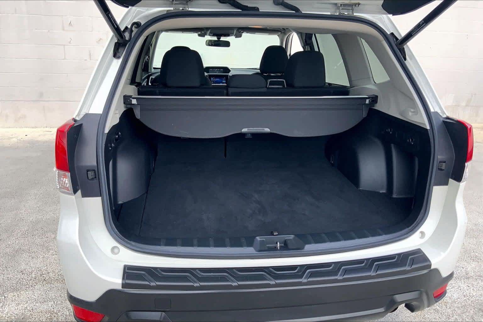 Used 2020 Subaru Forester Premium AWD/4WD image 18