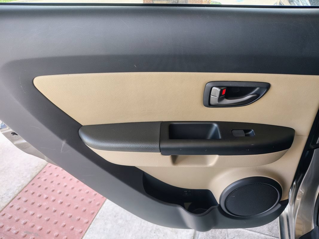 Used 2011 Kia Soul ! FWD image 15