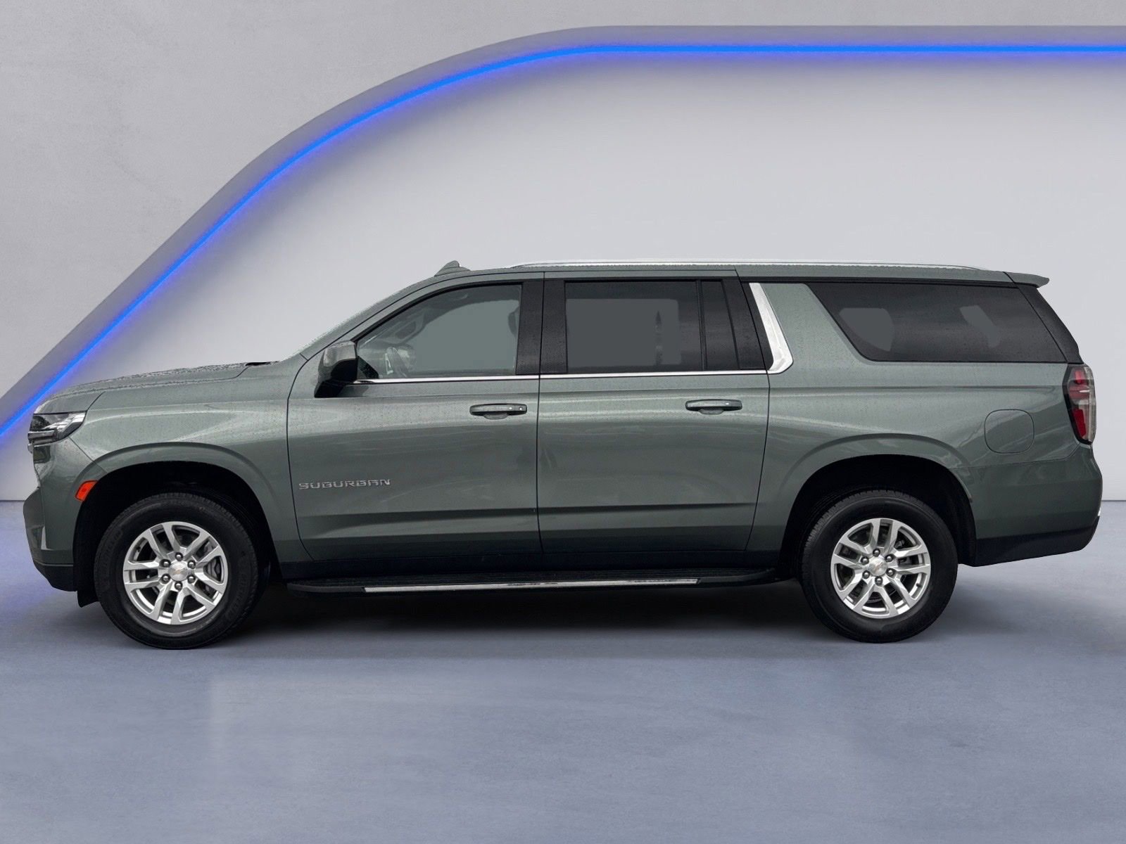 Used 2024 Chevrolet Suburban LT RWD image 7