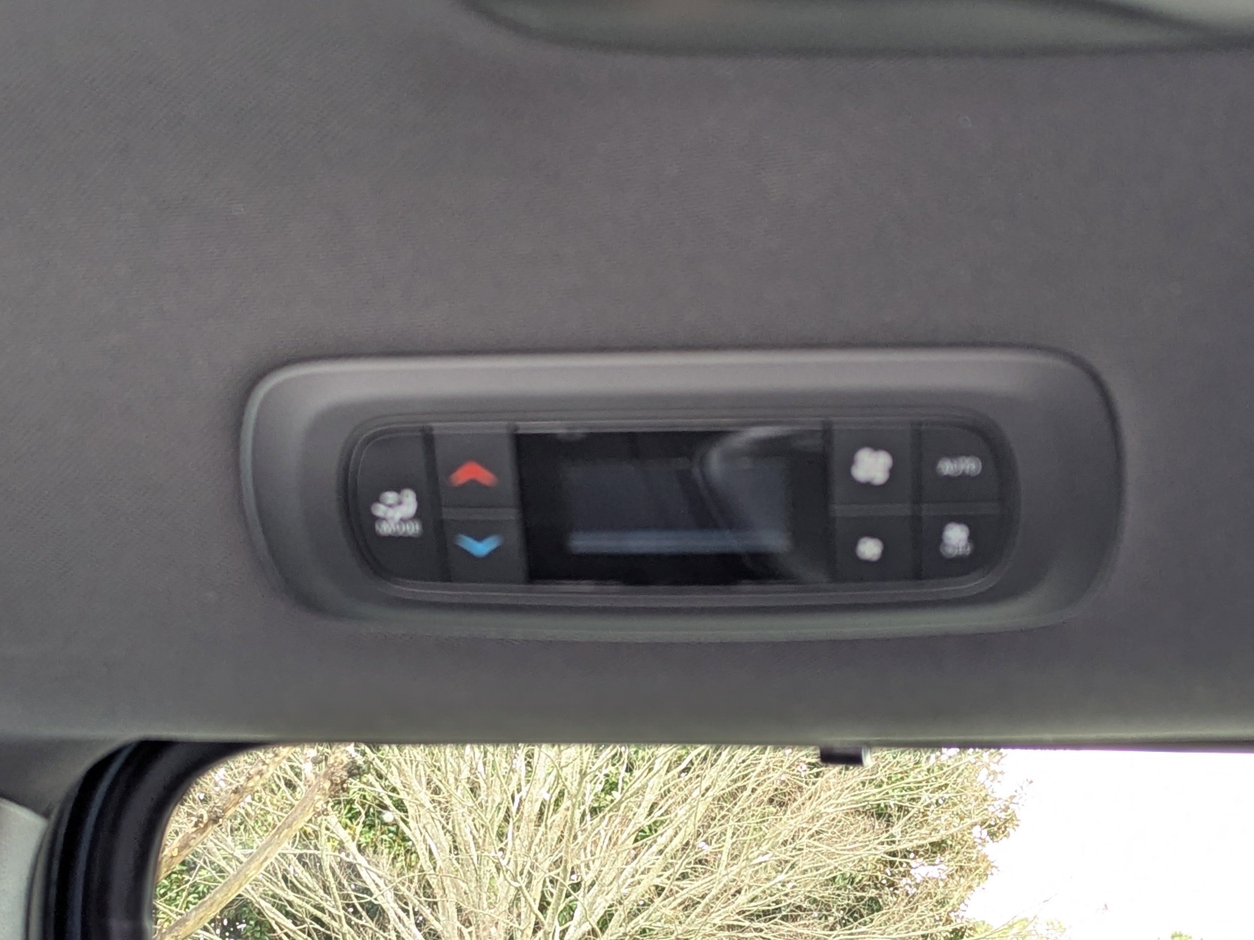 Used 2025 Chrysler Pacifica Select image 13