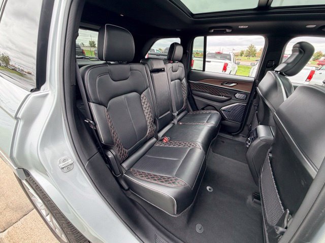 Used 2022 Jeep Grand Cherokee Summit w/ Adv Protech Group IV AWD/4WD image 23