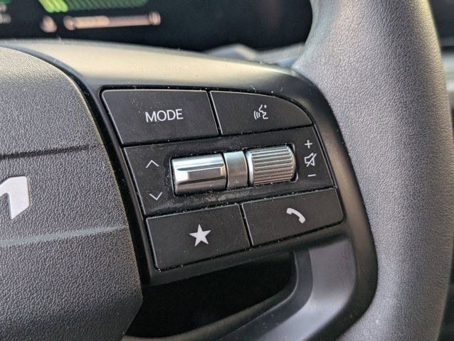 Used 2025 Kia K4 LXS image 19