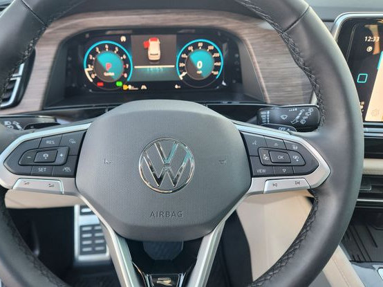 New 2026 Volkswagen Atlas SEL Premium R-Line AWD/4WD image 15