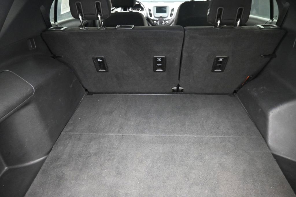 Used 2019 Chevrolet Equinox LT w/ Driver Convenience Package FWD image 9