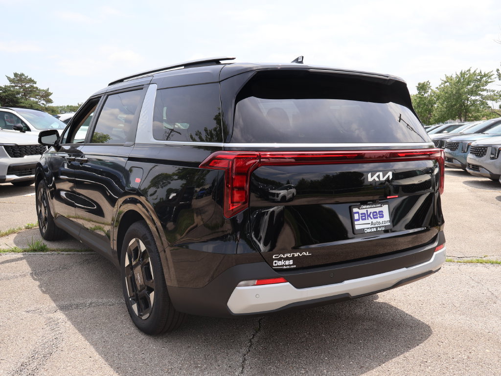 New 2026 Kia Carnival EX FWD image 5