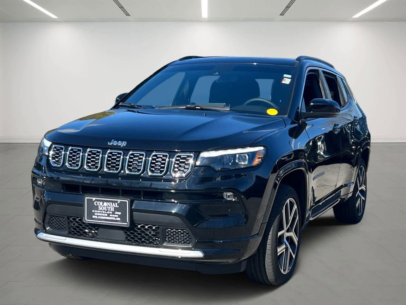 Used 2024 Jeep Compass Limited w/ Elite Group AWD/4WD image 2