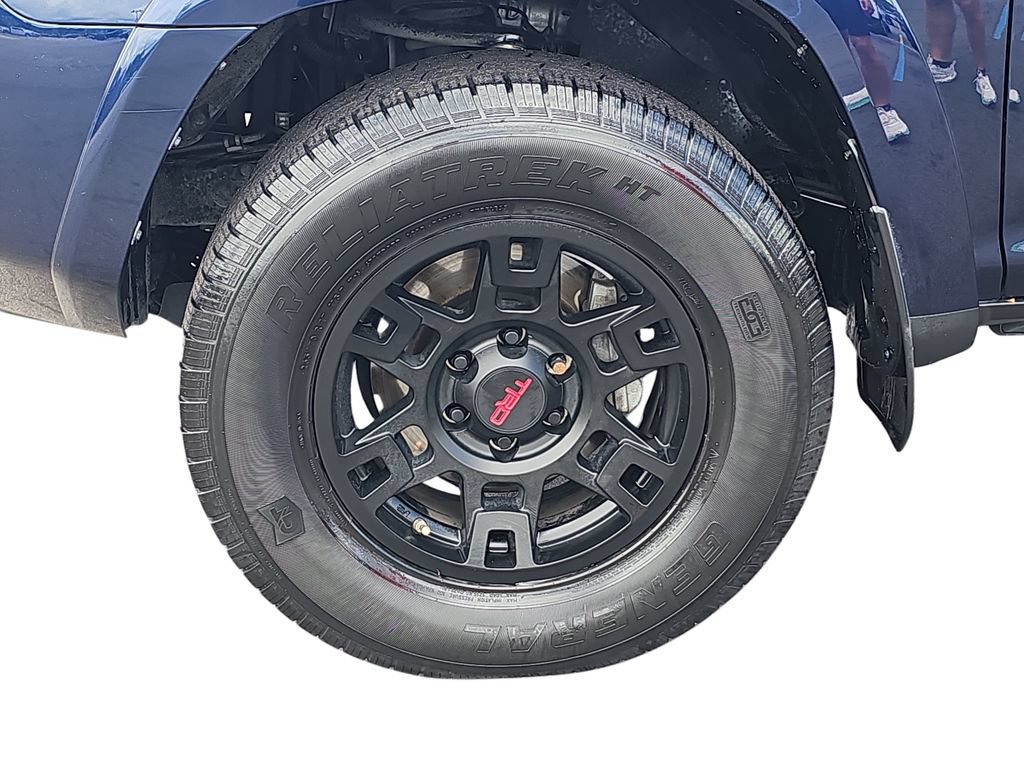 Used 2019 Toyota 4Runner SR5 AWD/4WD image 30