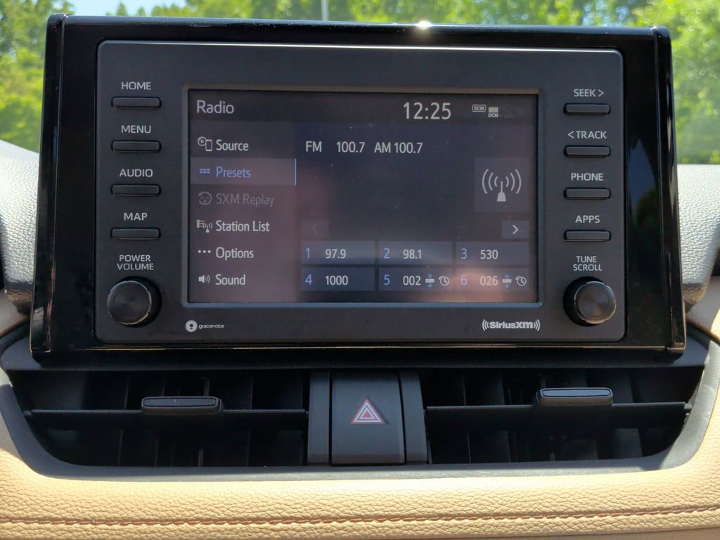Used 2022 Toyota RAV4 XLE AWD/4WD image 19