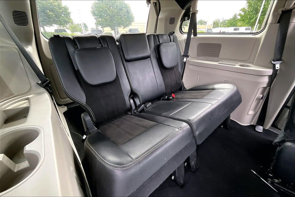 Used 2019 Dodge Grand Caravan SXT FWD image 32