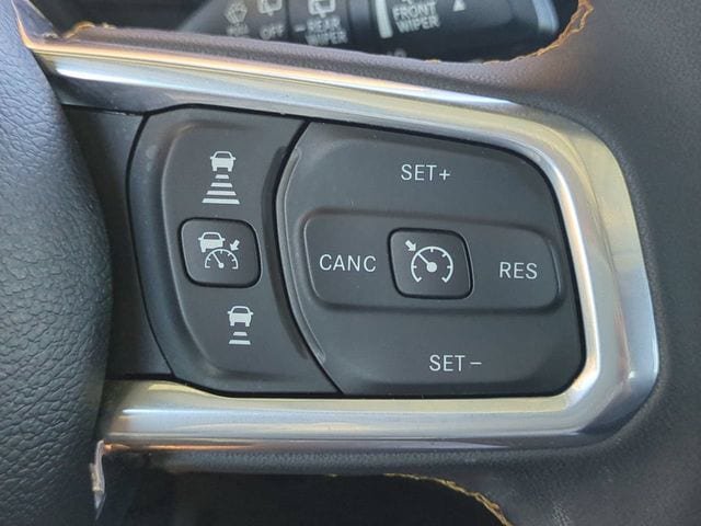Used 2024 Jeep Wrangler Unlimited Sahara w/ Technology Group AWD/4WD image 26