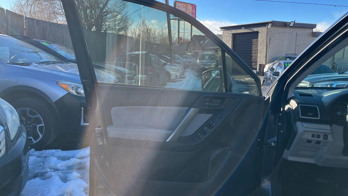 Used 2016 Subaru Forester 2.5i w/ Alloy Wheel Package image 10