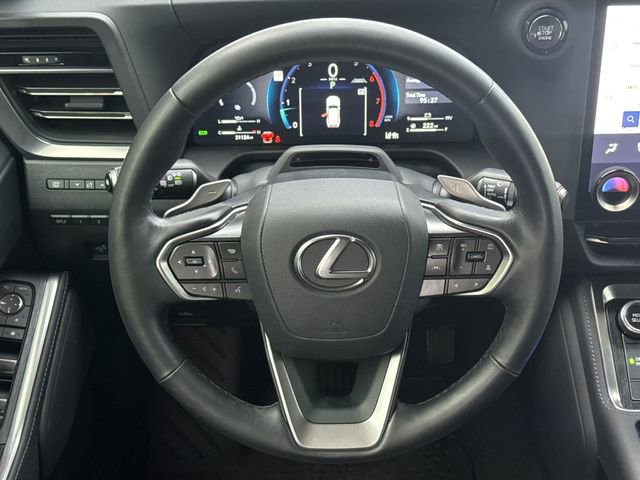 Used 2025 Lexus GX 550 w/ Accessory Package (2T) AWD/4WD image 14