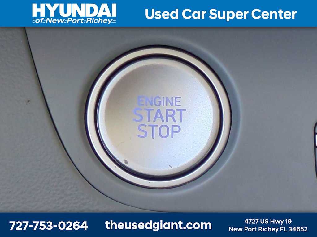 Certified 2025 Hyundai Elantra Limited w/ Cargo Package FWD image 32