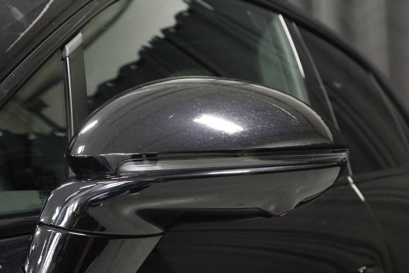 Used 2025 Porsche Macan Turbo Electric AWD/4WD image 14