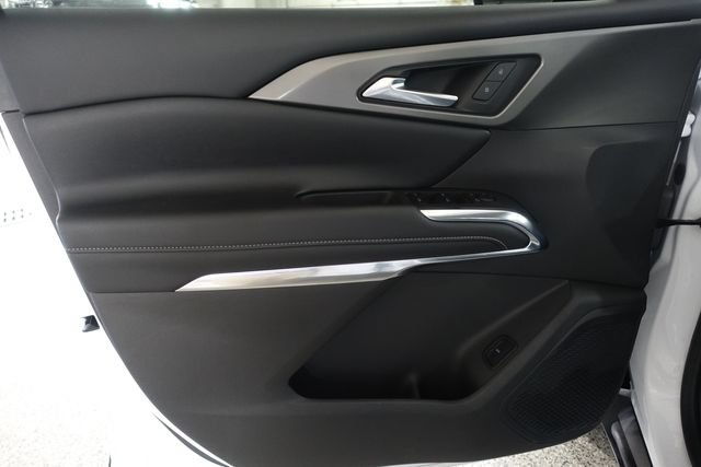 Used 2025 Chevrolet Traverse LT w/ Sun and Wheel Package FWD image 9