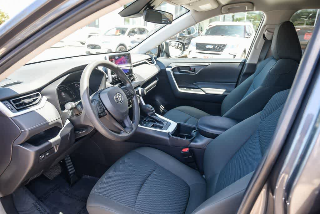 Used 2023 Toyota RAV4 LE FWD image 16