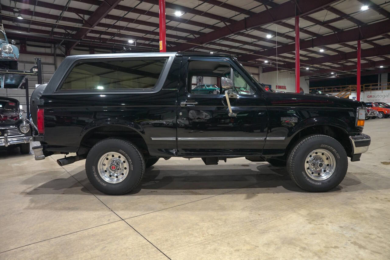Used 1996 Ford Bronco XLT image 10