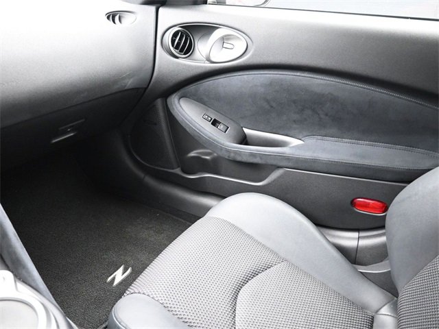 Used 2010 Nissan 370Z Touring image 30