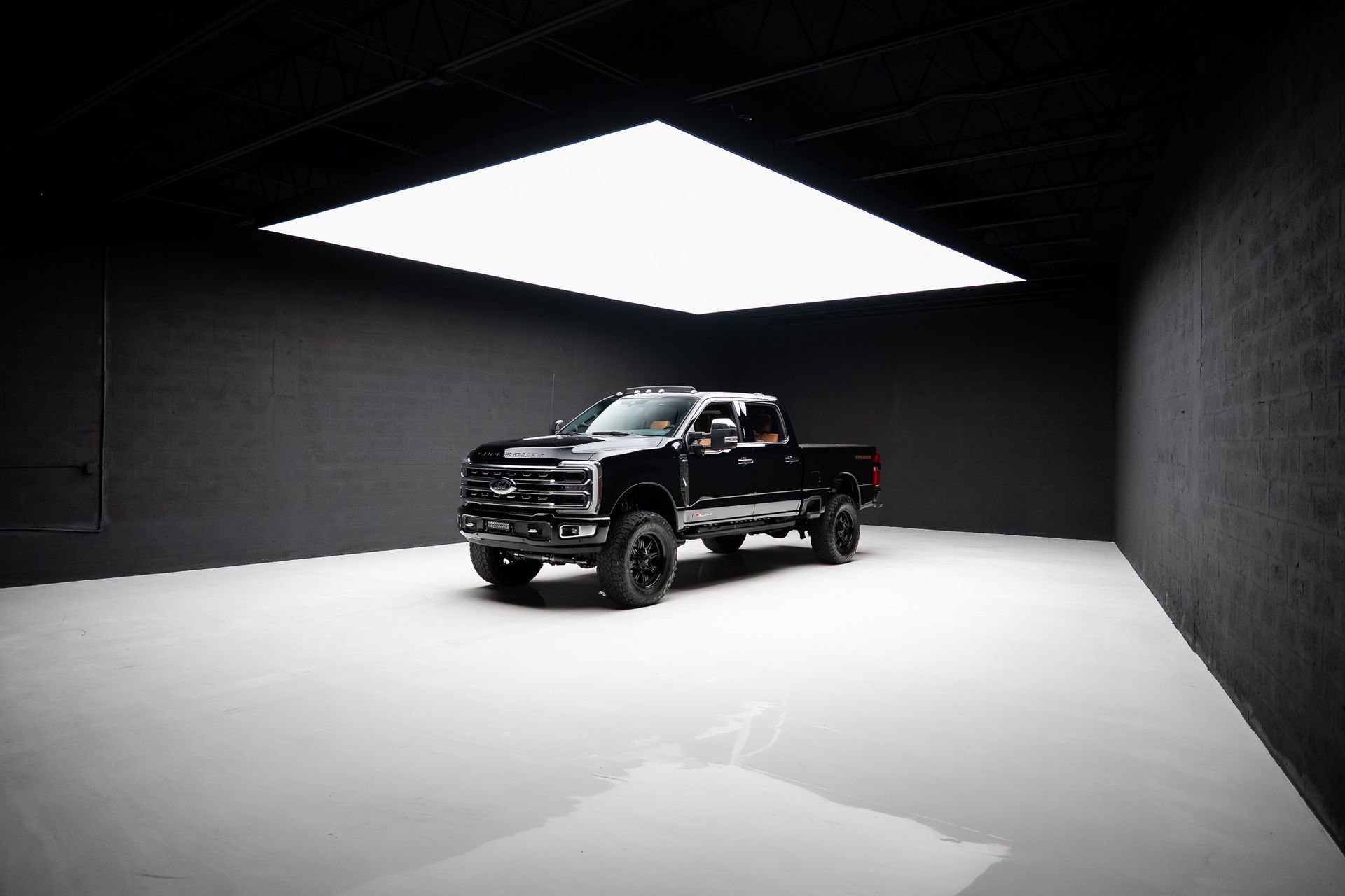 Used 2024 Ford F250 Platinum w/ Tremor Off-Road Package image 94