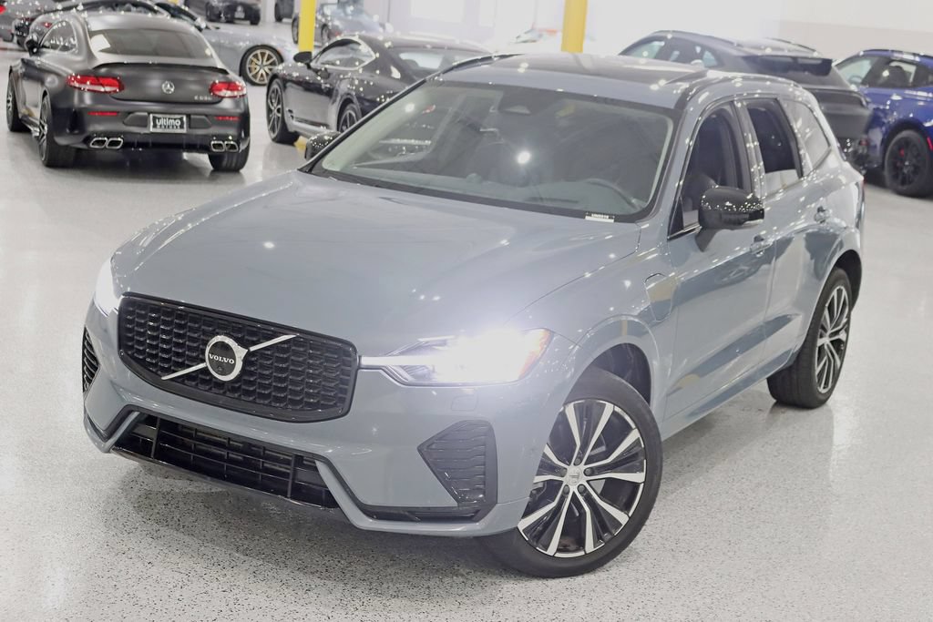 Used 2023 Volvo XC60 T8 Ultimate w/ Climate Package AWD/4WD image 3