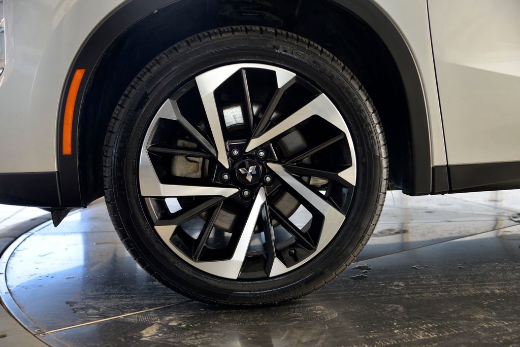 Used 2022 Mitsubishi Outlander ES image 10