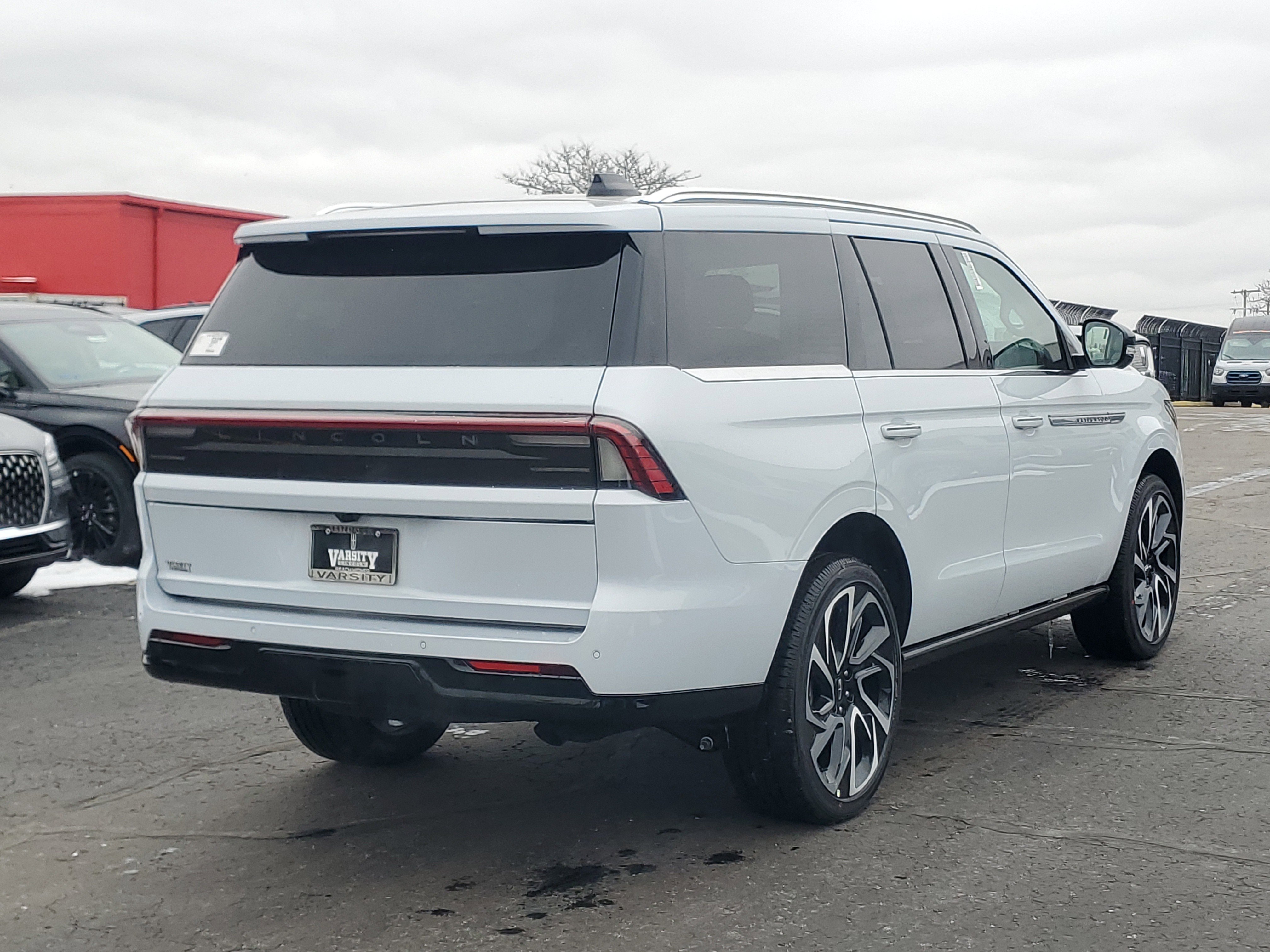 New 2026 Lincoln Navigator Reserve image 4