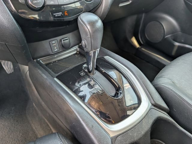 Used 2015 Nissan Rogue SL w/ SL Premium Package image 30